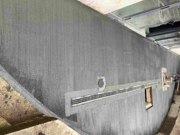 Mise en place béton coloré balayé Geispolsheim